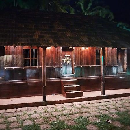 Whispering Waters Villa Kozhikode Bagian luar foto