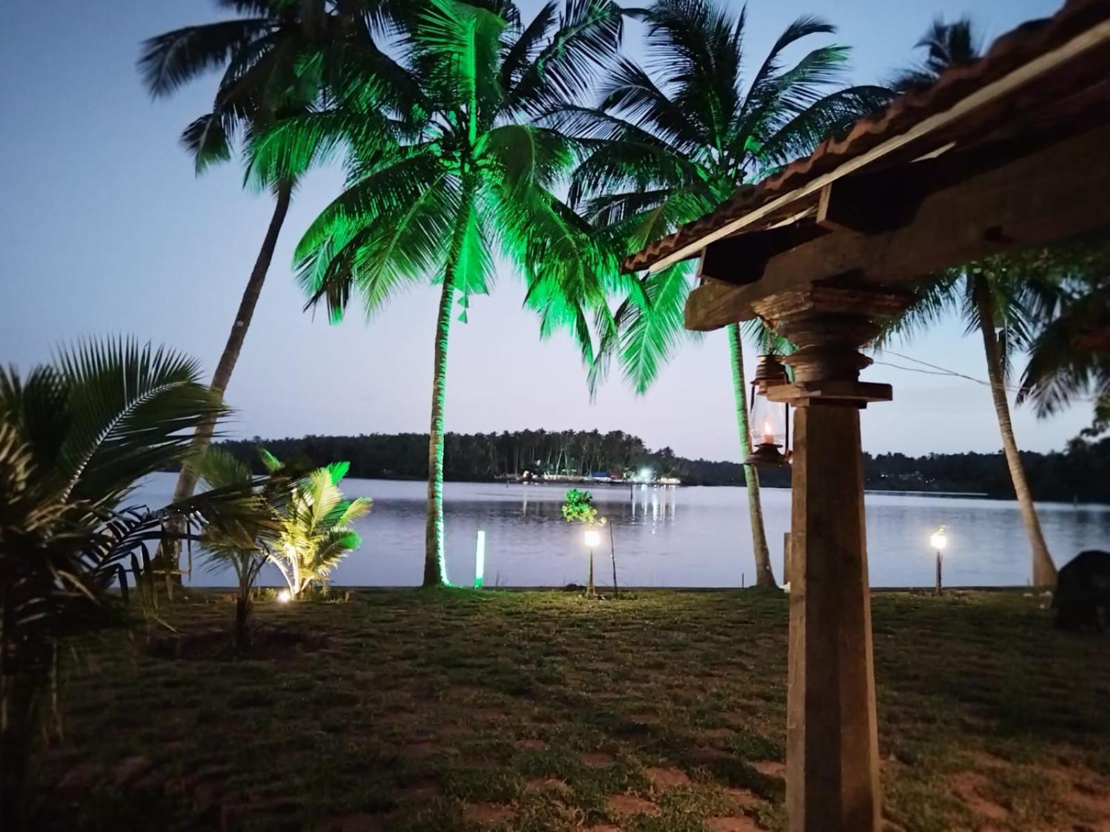 Whispering Waters Villa Kozhikode Bagian luar foto